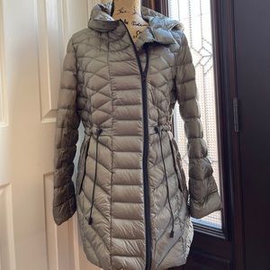 Halogen puffer jacket